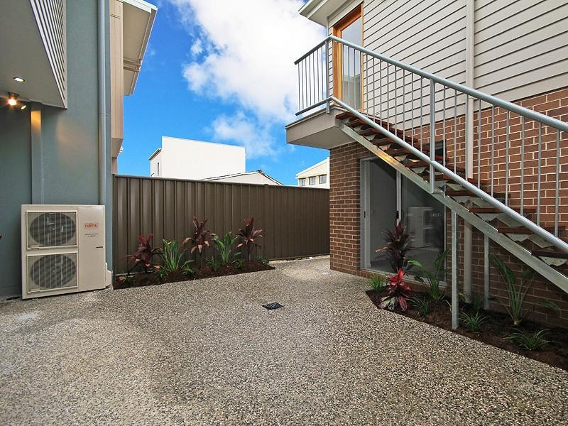 12 Jurien Crescent, Varsity Lakes QLD 4227