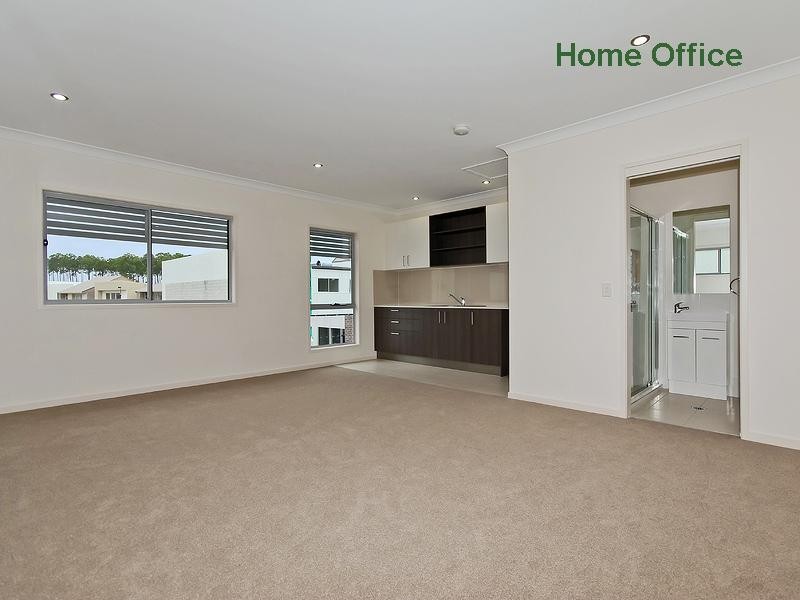 12 Jurien Crescent, Varsity Lakes QLD 4227