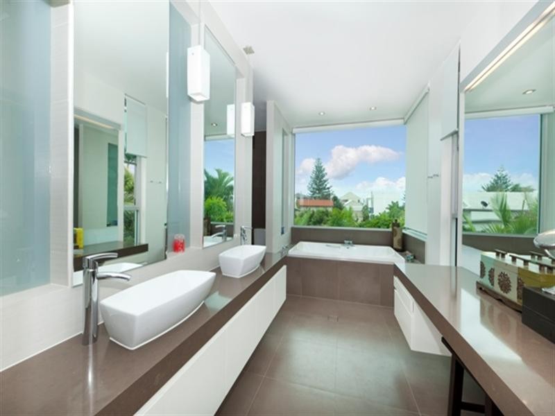 14-16 Ocean Street, Mermaid Beach QLD 4218