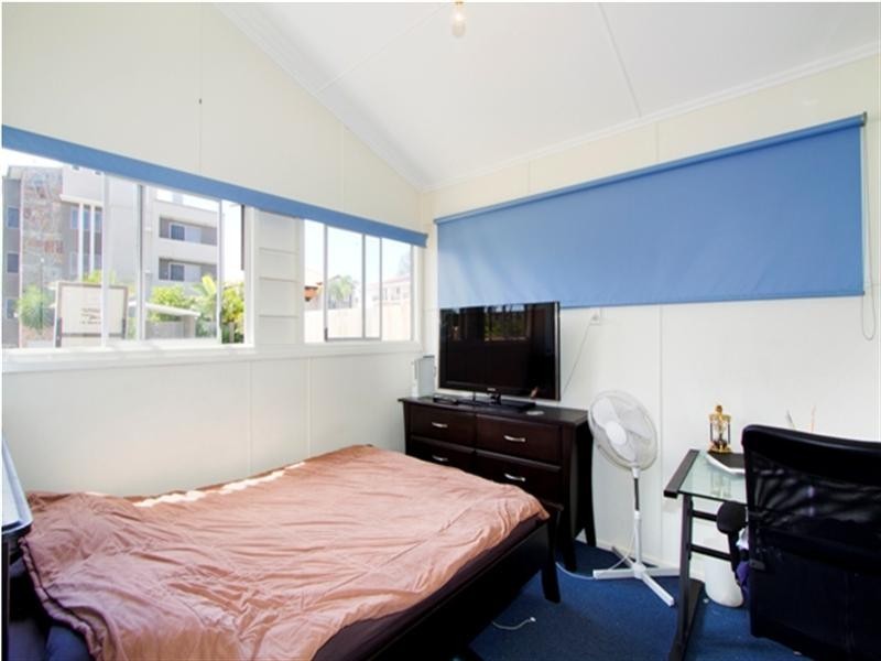 90 Seagull Avenue, Mermaid Beach QLD 4218