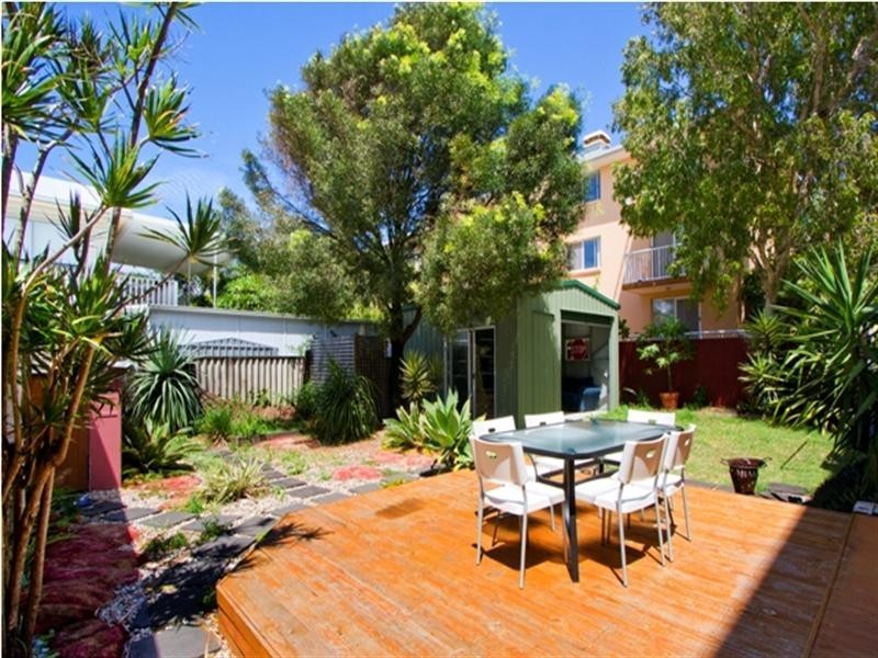 90 Seagull Avenue, Mermaid Beach QLD 4218