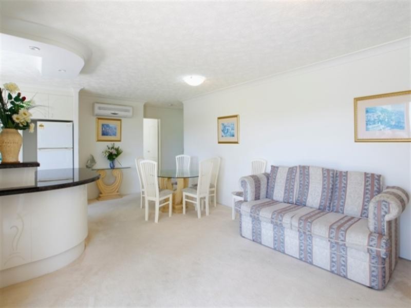 201 ‘Ritz on the Beach’ 8 Philip Avenue, Broadbeach QLD 4218