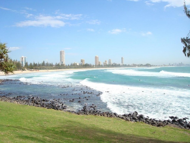 4/1933 Gold Coast Highway, Burleigh Heads QLD 4220