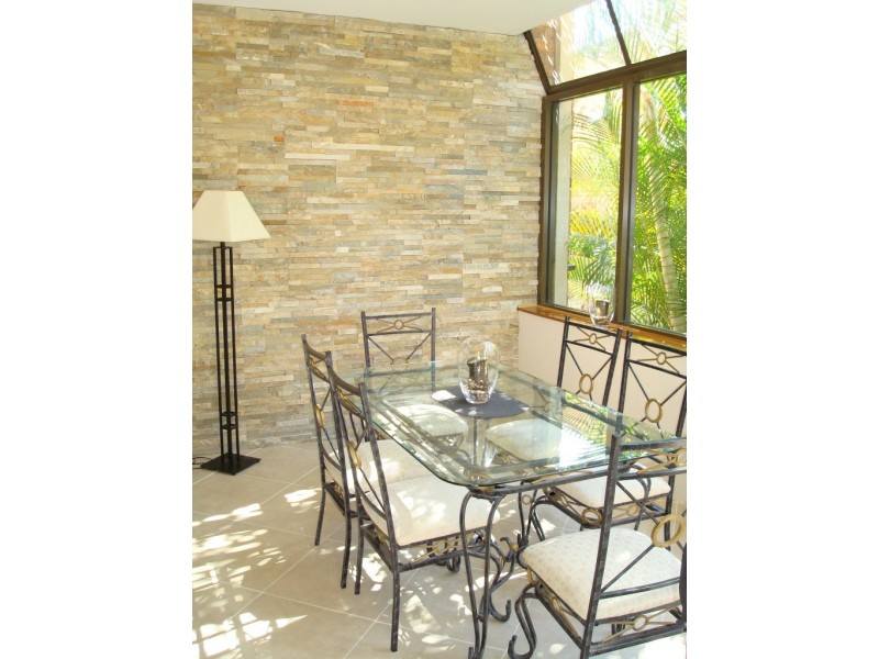 4/1933 Gold Coast Highway, Burleigh Heads QLD 4220