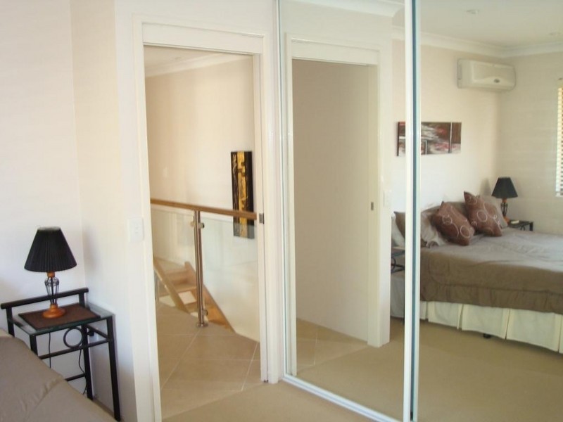 4/1933 Gold Coast Highway, Burleigh Heads QLD 4220
