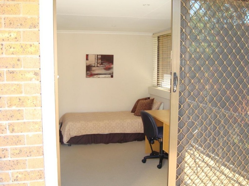 4/1933 Gold Coast Highway, Burleigh Heads QLD 4220
