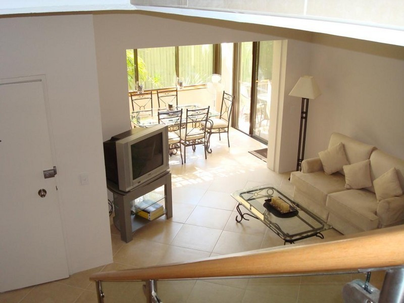 4/1933 Gold Coast Highway, Burleigh Heads QLD 4220