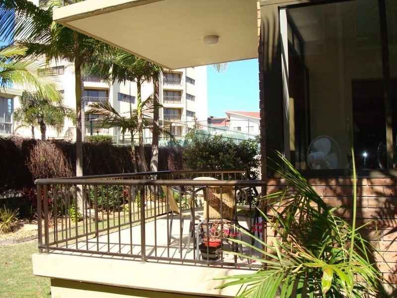 4/1933 Gold Coast Highway, Burleigh Heads QLD 4220
