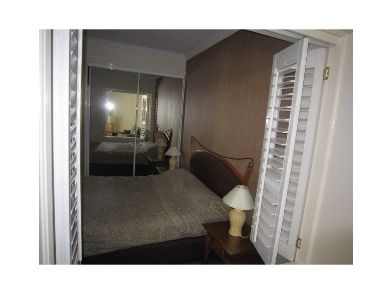 413/9 Beach Pd, Broadbeach QLD 4218