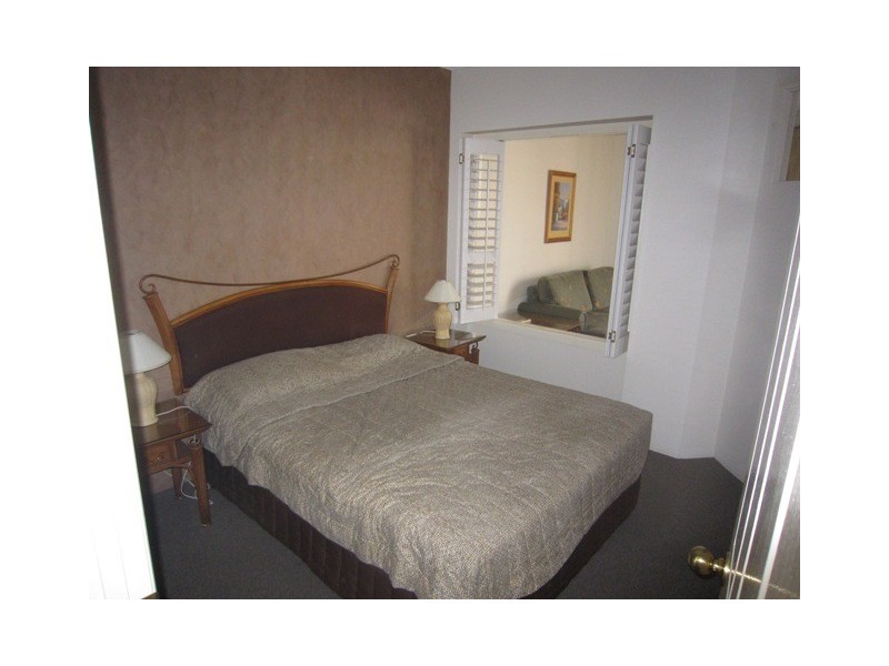 413/9 Beach Pd, Broadbeach QLD 4218