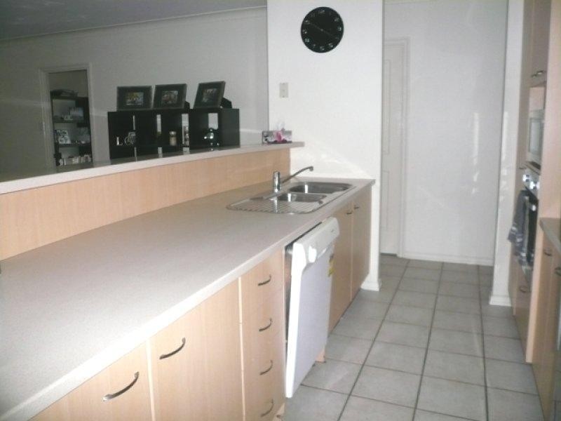 15 Ballybunyon Crescent, Hope Island QLD 4212