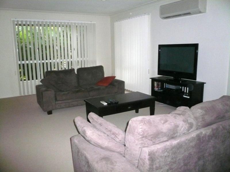 15 Ballybunyon Crescent, Hope Island QLD 4212