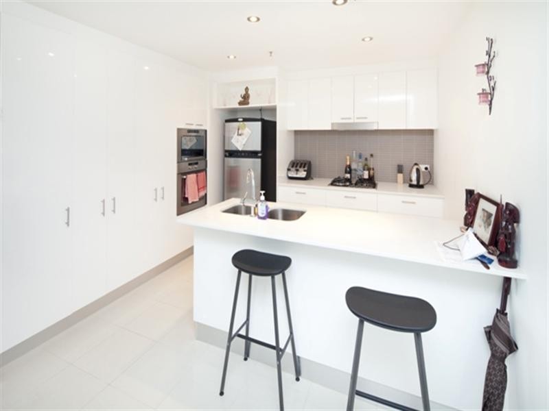 1401 ‘Freshwater Point’ 33 T E Peters Drive, Broadbeach Waters QLD 4218