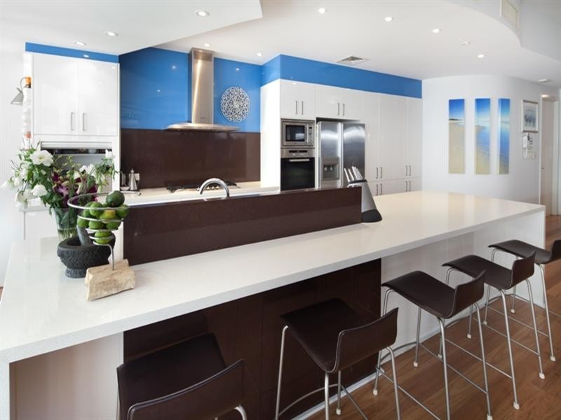 2/8 First Avenue, Broadbeach QLD 4218