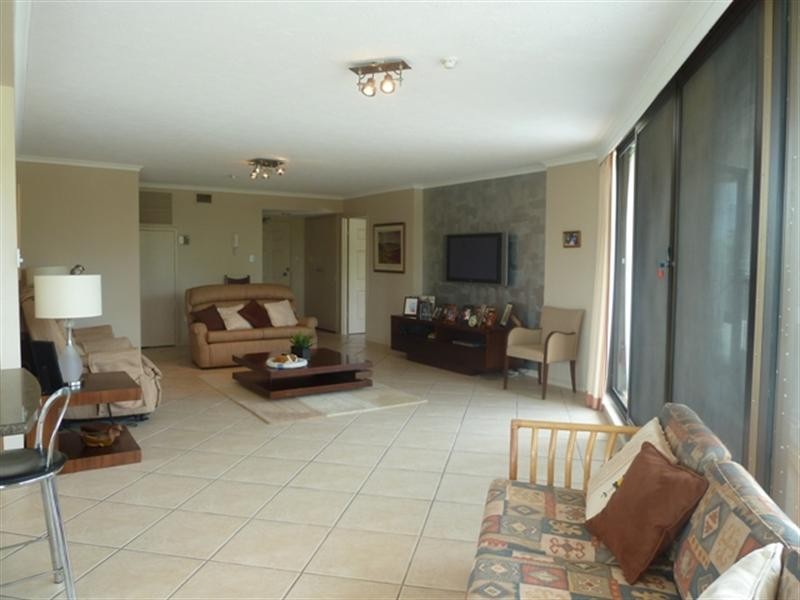 18 ‘The Nelson’ 5 Admiralty Drive, Surfers Paradise QLD 4217