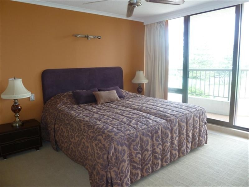 18 ‘The Nelson’ 5 Admiralty Drive, Surfers Paradise QLD 4217