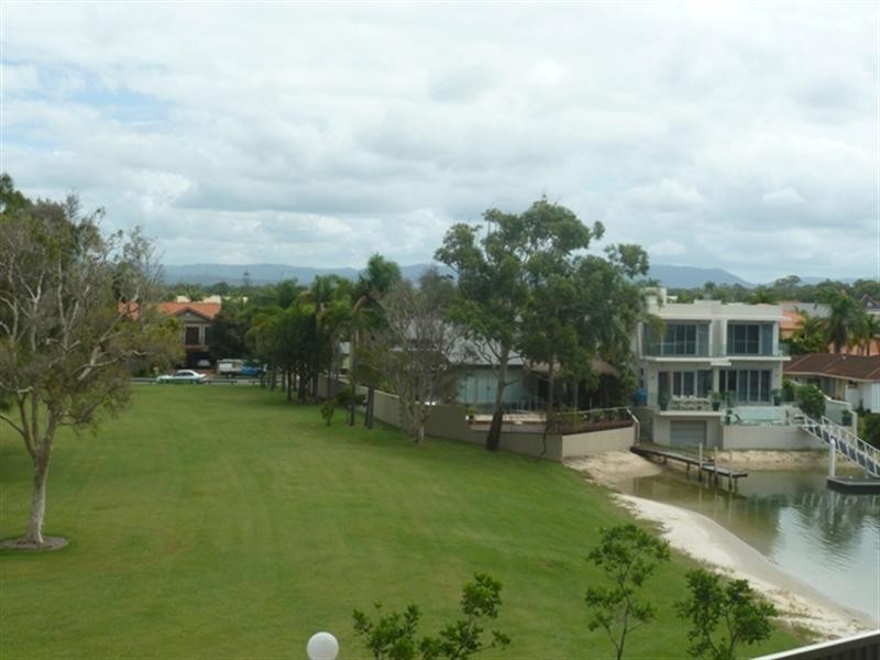 18 ‘The Nelson’ 5 Admiralty Drive, Surfers Paradise QLD 4217