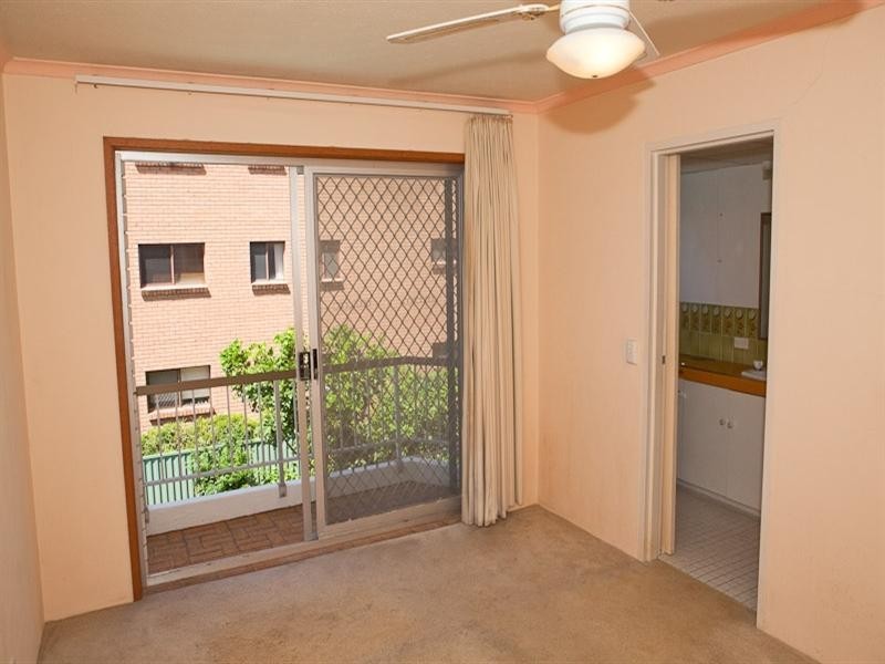 5/141 Surf Parade, Broadbeach QLD 4218