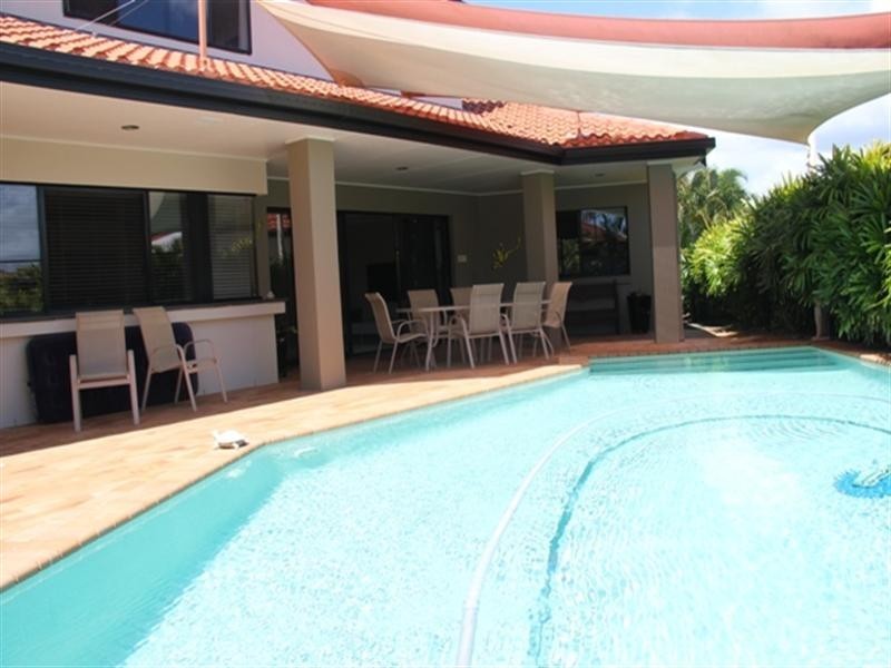 3 Shoalwater Court, Burleigh Waters QLD 4220