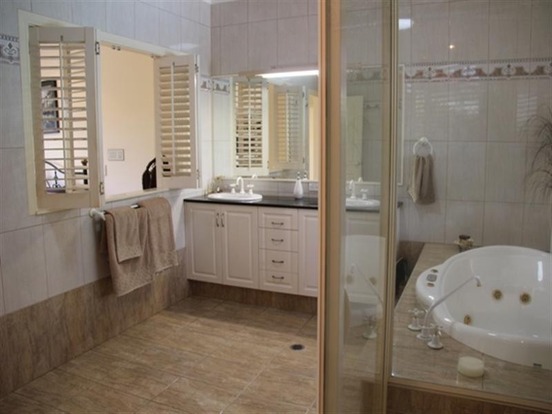 3 Shoalwater Court, Burleigh Waters QLD 4220