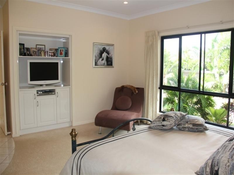 3 Shoalwater Court, Burleigh Waters QLD 4220