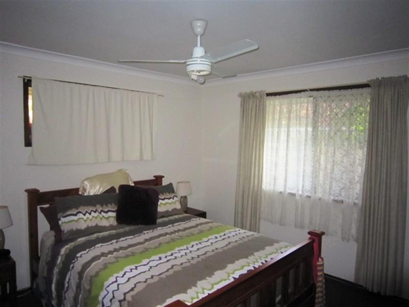 2/8 peacock Place, Burleigh Waters QLD 4220