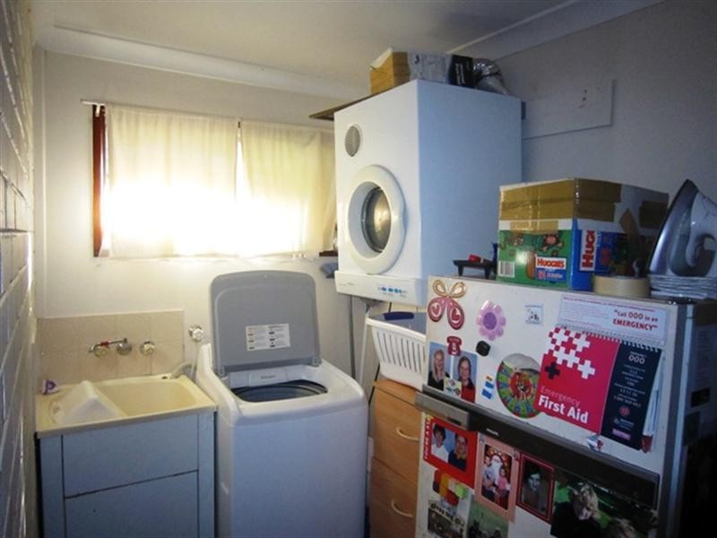 2/8 peacock Place, Burleigh Waters QLD 4220