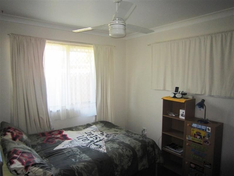 2/8 peacock Place, Burleigh Waters QLD 4220