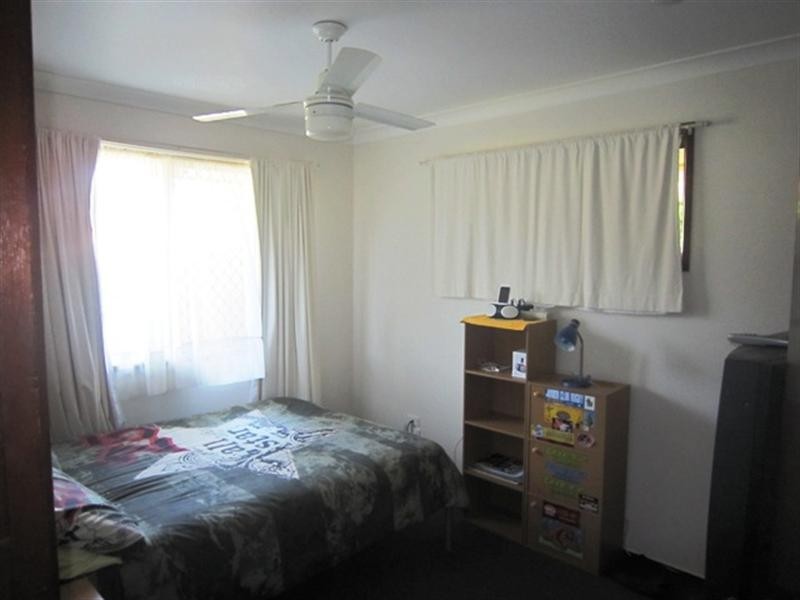 2/8 peacock Place, Burleigh Waters QLD 4220