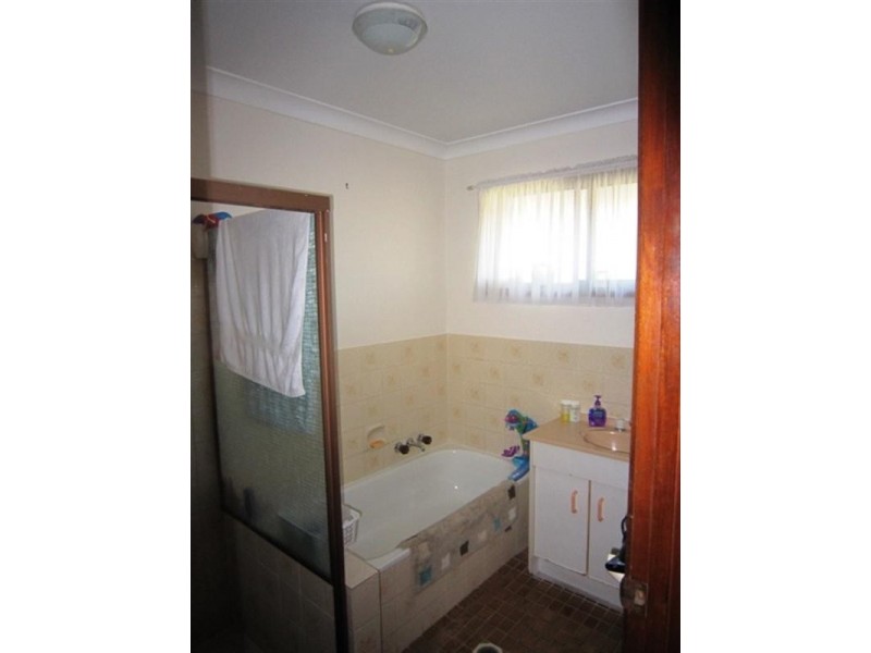 2/8 peacock Place, Burleigh Waters QLD 4220