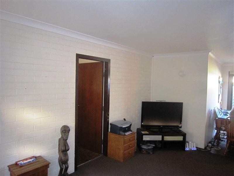 2/8 peacock Place, Burleigh Waters QLD 4220