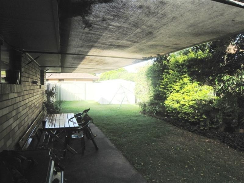 2/8 peacock Place, Burleigh Waters QLD 4220