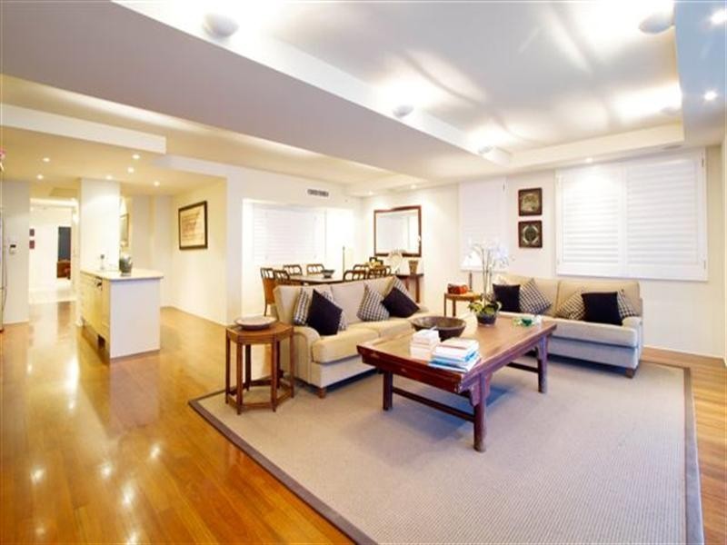 147A Hedges Avenue, Mermaid Beach QLD 4218