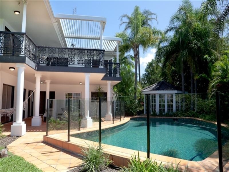 19 Wildash Street, Southport QLD 4215