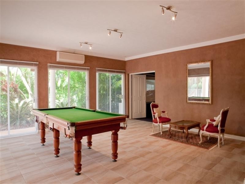 19 Wildash Street, Southport QLD 4215