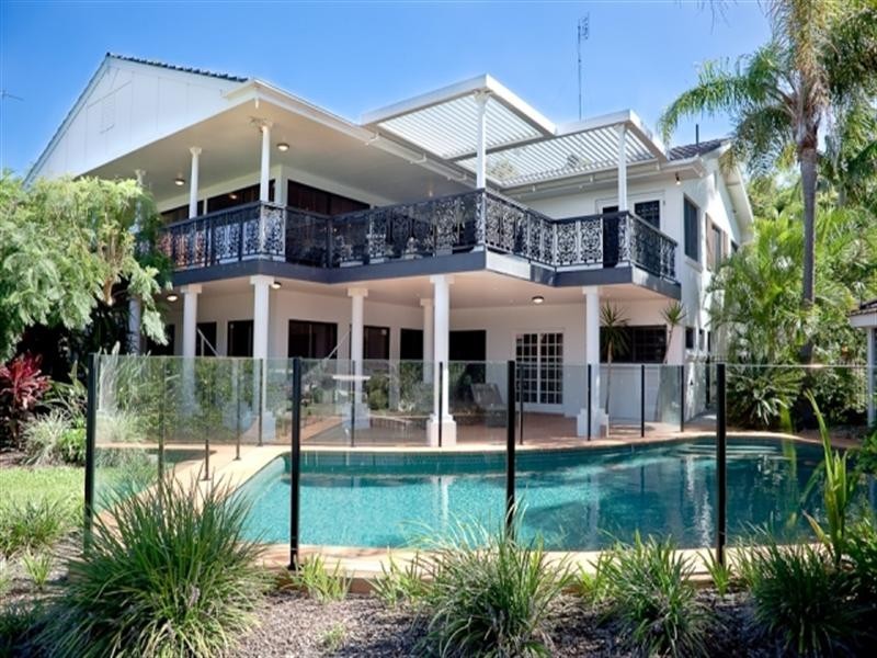 19 Wildash Street, Southport QLD 4215