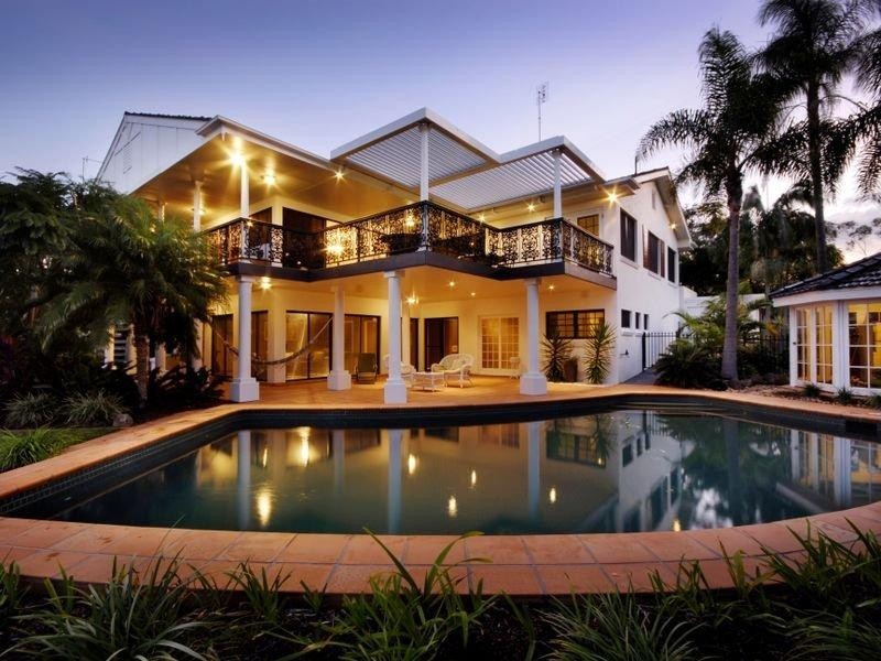 19 Wildash Street, Southport QLD 4215