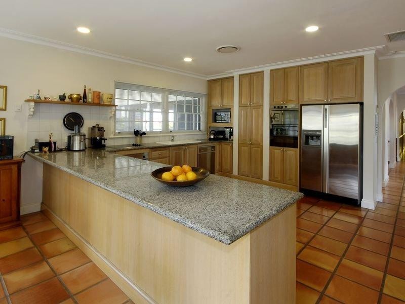 19 Wildash Street, Southport QLD 4215