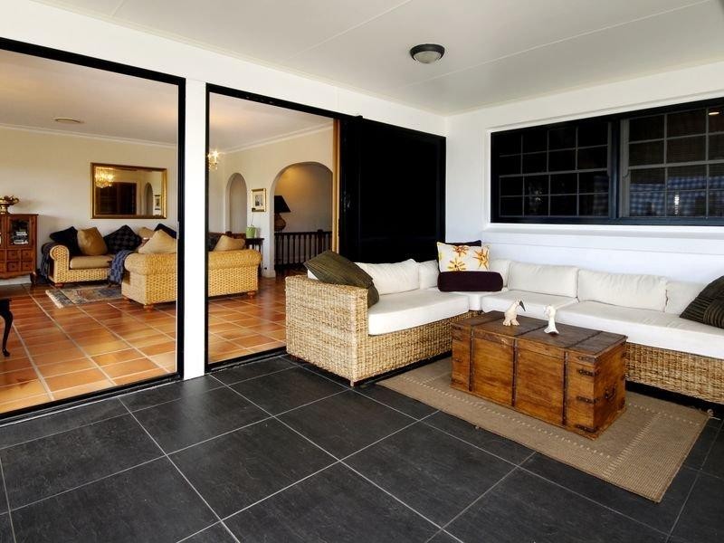 19 Wildash Street, Southport QLD 4215