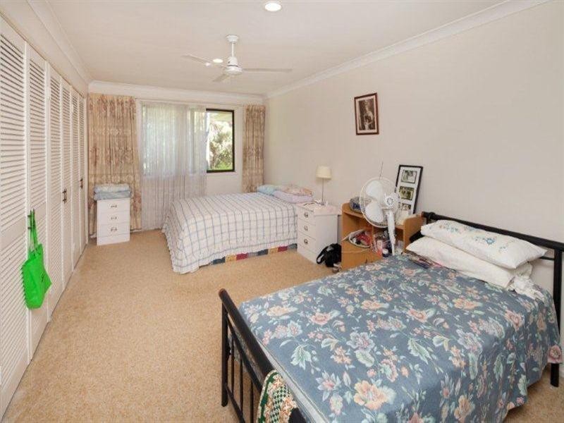 5 Hokitika Street, Broadbeach Waters QLD 4218