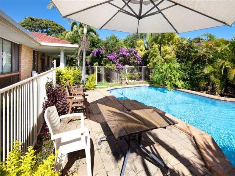 5 Hokitika Street, Broadbeach Waters QLD 4218