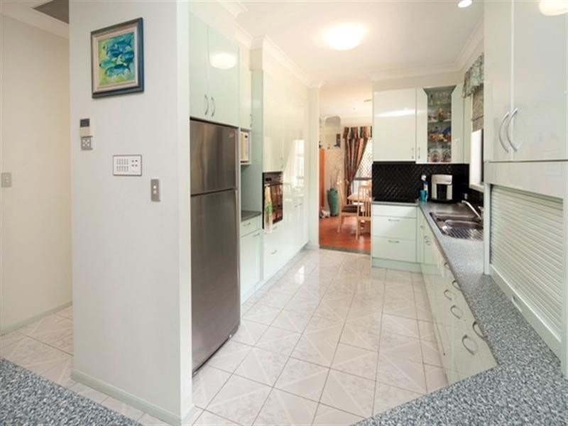 9 Portland Court, Parkwood QLD 4214