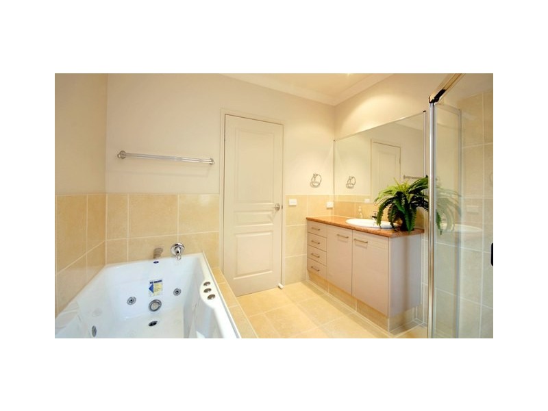 Varsity Lakes QLD 4227