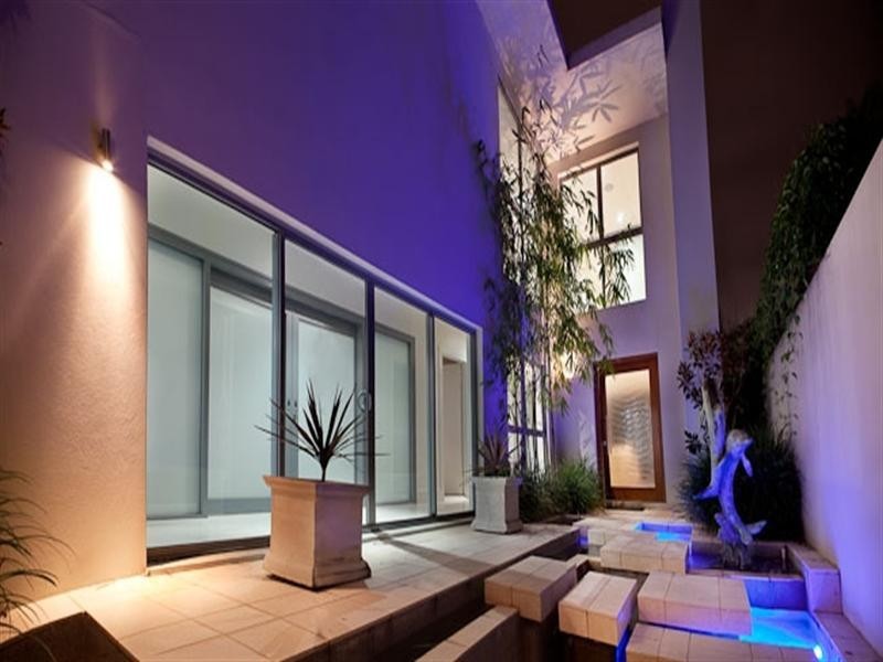 23 Freyburg Street, Bundall QLD 4217