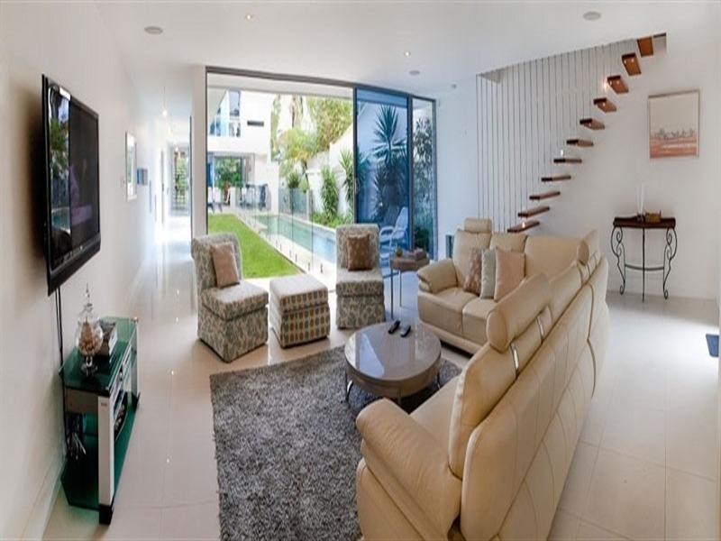 23 Freyburg Street, Bundall QLD 4217