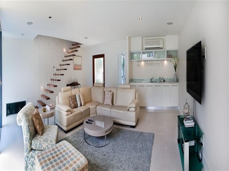 23 Freyburg Street, Bundall QLD 4217