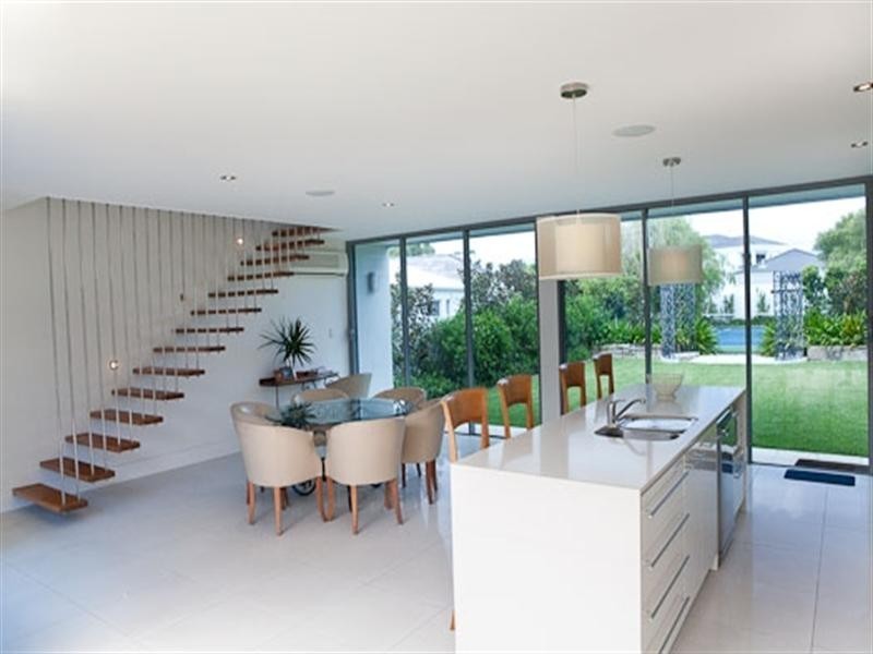 23 Freyburg Street, Bundall QLD 4217