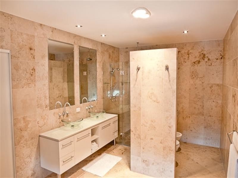 23 Freyburg Street, Bundall QLD 4217