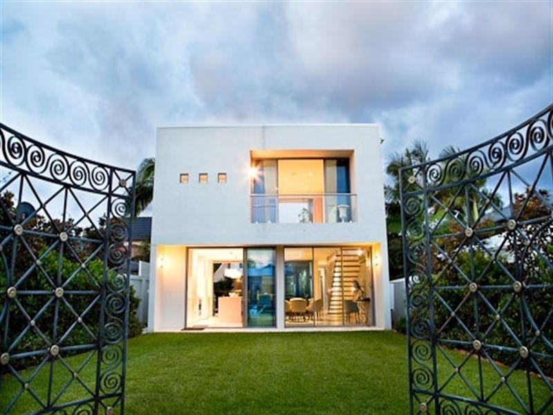 23 Freyburg Street, Bundall QLD 4217