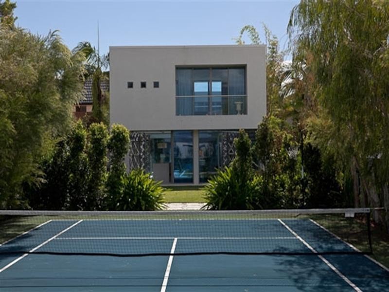 23 Freyburg Street, Bundall QLD 4217